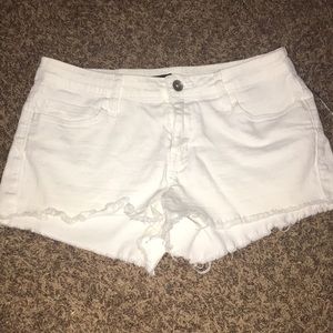 WHITE SHORTS!